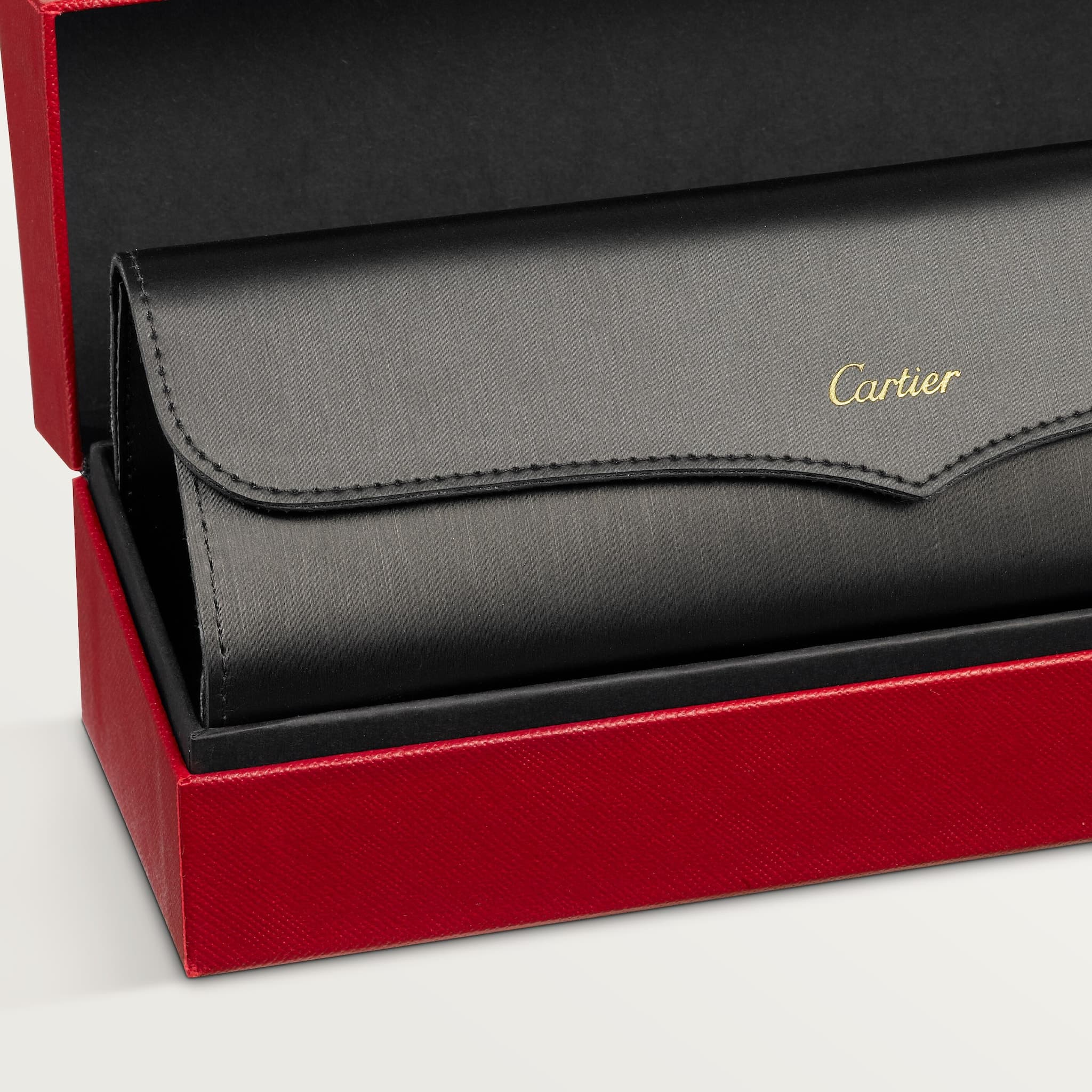 Uzamış C de Cartier motifli güneş gözlükleri 5