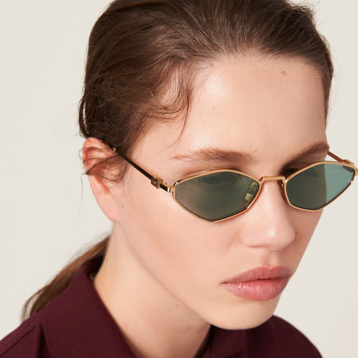 Miu Miu SMU56Z — Miu Miu Logo Güneş Gözlüğü 2