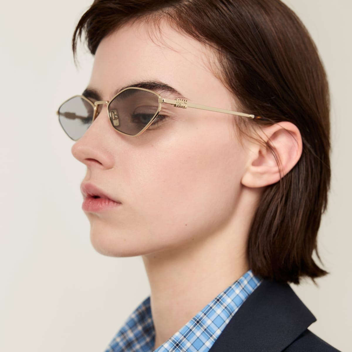 Miu Miu SMU56Z — Miu Miu Logo Güneş Gözlüğü 6